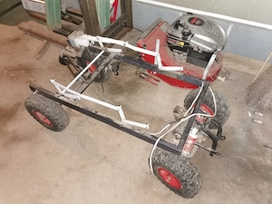 Cadru cu roti mini ATV pentru cositor telecomandat