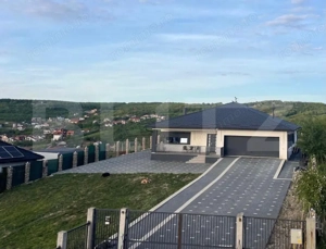 Casa de vanzare in suprafat de 240 mp, cu 1500 mp teren, zona Sarmas