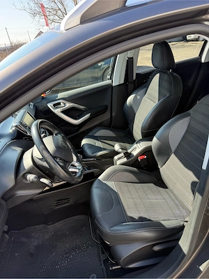 Peugeot 2008 euro 6 1.5 diesel-120cp EAT6 automat - imagine 9