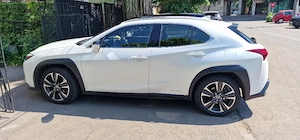 Vand Lexus UX250h Efour Luxury 59k km 2019 - imagine 2