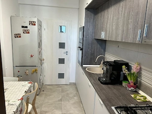 Apartament 4 camere - imagine 3