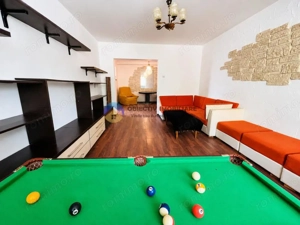 Apartament 4 camere cu 2 bǎi - Bulevardul TRAIAN , Piatra Neamt  - imagine 2