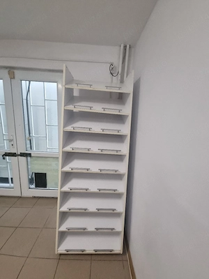 Vând 2 vitrine sticla si un raft din pal
