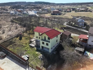 Casă individuală pe 1000 mp teren la preț de duplex:  Strada Iris, Chinteni - imagine 2