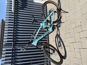 Bicicleta Cube Stereo Hybrid Race 160