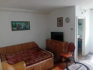 Garsoniera mare 34mp Darmanesti etaj 3 renovata centrala balcon la cheie mobilata uilata  - imagine 3