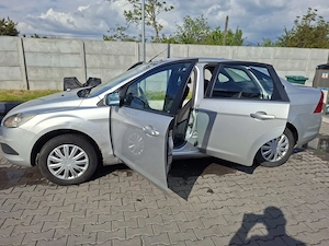 Ford Focus 2 Facelift an 2008 , Sedan, 1.6 benzina PRET NEGOCIABIL!  - imagine 3