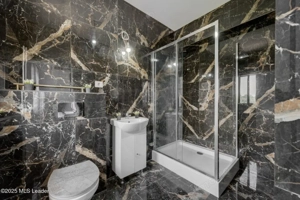 Casă modernă 3 dormitoare,140m,living generos, loc piscină-Balotești - imagine 9