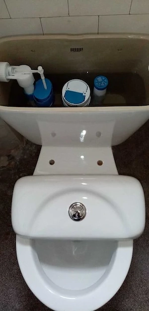 SET WC pt TOALETĂ: vas wc +rezervor echipat +mecanism (dubla comanda 3-6 litri) +capac sigilat 