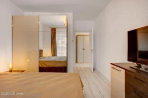 Apartament 2 camere cu vedere la lac in GranVia LakeView - imagine 2