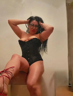 Bună sunt o doamna matura doar show web 