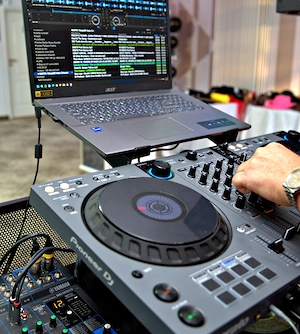 Dj Oradea, Foto Video Oradea, Gheață Carbonică Oradea, Artificii reci Oradea - imagine 2