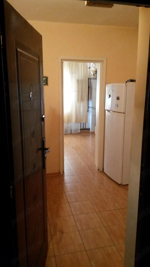 Închiriez apartament 3 camere, centru Caracal 