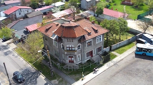Casă cu teren în Giulești-Sârbi, Sector 6   270 mp utili, curte, garaj