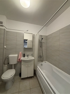 Inchiriez apartament 2 camere 56 mp+balcon in Selimbar,Sibiu, 340 EUR - imagine 3
