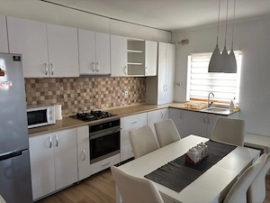 Inchiriez apartament 2 camere 56 mp+balcon in Selimbar,Sibiu, 340 EUR