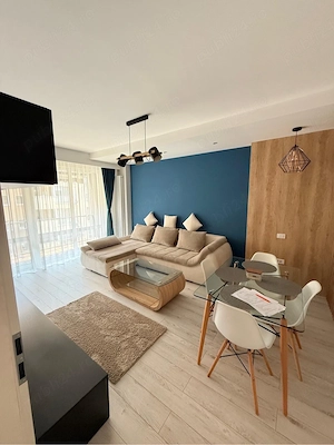 inchiriez apartament 3 camere Aparatorii Patriei - imagine 2