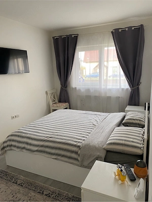 Proprietar Vand apartament 3 camere + curte proprie  - imagine 3
