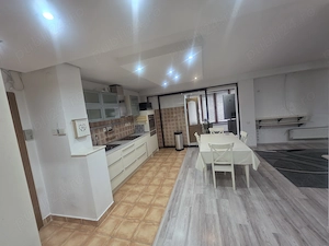 Vand apartament 3 camere amenajat modern  - imagine 3