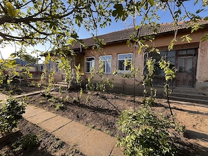 Casa spațioasă de vânzare 