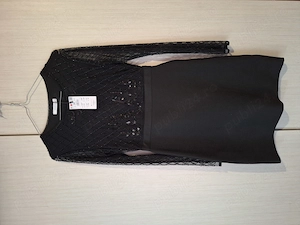 Rochie elegantă  model de la brandul Reserved