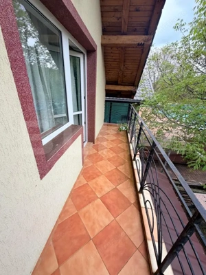 Casă individuală de vânzare – Intrare în Bran, la asfalt | Ideală pentru locuit  - imagine 5
