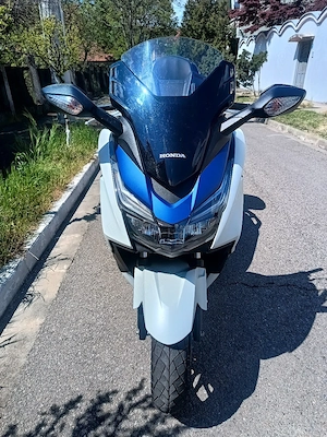 Maxiscuter Honda Forza 125 - imagine 5