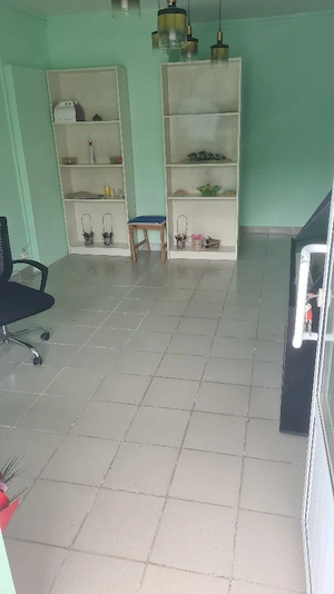Spatiu Comercial Vis a vis de piata - imagine 2