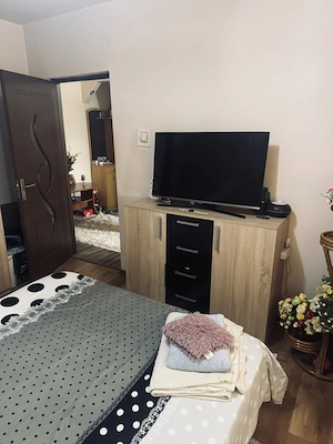 Vand 2 camere modelul mare plus pozitie foarte buna! - imagine 5