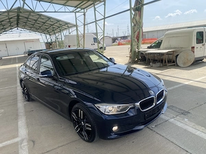 BMW F30 2,0 tdi 184cp Cutie automata Navi Bi-xenon camera spate 