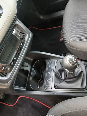 Seat ibiza an 2009 benzina 1.4 klimatronic adus recent Germania  - imagine 8