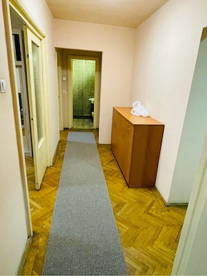 Inchiriez apartament 3 camere, decomandat, ultracentral, etaj 3 10, Bd. Magheru Oradea - imagine 6