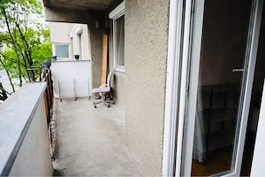 Inchiriez apartament 3 camere, decomandat, ultracentral, etaj 3 10, Bd. Magheru Oradea - imagine 3