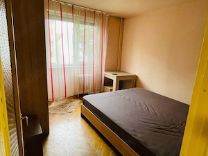 Inchiriez apartament 3 camere, decomandat, ultracentral, etaj 3 10, Bd. Magheru Oradea - imagine 4