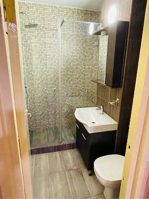 Inchiriez apartament 3 camere, decomandat, ultracentral, etaj 3 10, Bd. Magheru Oradea - imagine 7