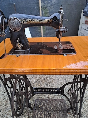 Vand masina cusut Singer veche aprx. 110 ani