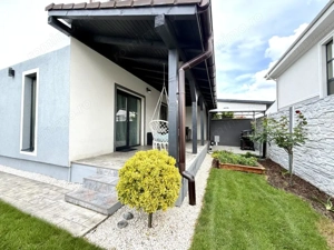 Duplex despartit prin garaj, 5 camere, 137 mp utili - Dumbravita - imagine 4