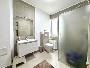 Duplex despartit prin garaj, 5 camere, 137 mp utili - Dumbravita - imagine 17