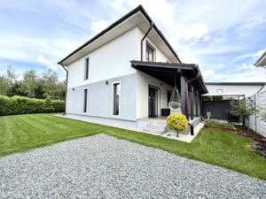 Duplex despartit prin garaj, 5 camere, 137 mp utili - Dumbravita - imagine 3