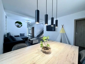Duplex despartit prin garaj, 5 camere, 137 mp utili - Dumbravita - imagine 8