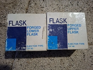 Doua Flaskuri tehnica dentara