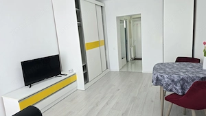 Vand garsoniera in Deva,langa Primarie, et 3,mobilata si utilata integral,ideala pentru afacere  - imagine 4