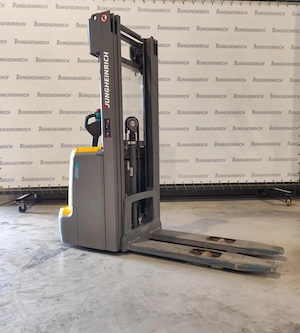 Transpalet electric cu catarg Jungheinrich EJC 112 Li-ion, capacitate 1200 kg - imagine 2