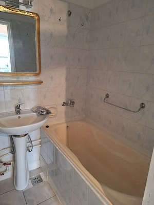 Dau în chirie apartament cu două camere  - imagine 4