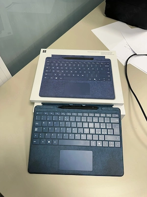 Microsoft Surface Pro 8 în stare excelentă - imagine 4