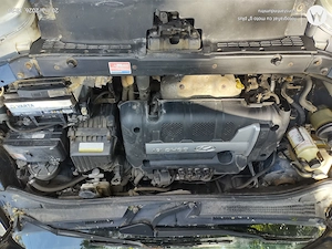 Hyundai Trajet 2007 benzină și gaz  - imagine 10