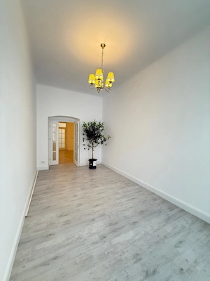 MT250 Apartament 3 camere, de vanzare -Piata Libertatii, cladire istorica