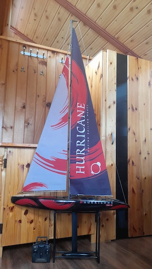 Vand barca cu panze si telecomanda 213 x 99 x 22 cm