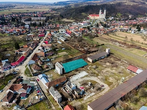 Hală spațioasă în Lipova Nord - oportunitate investiție - imagine 2