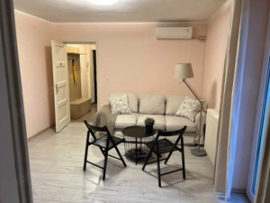 Apartament superb 2 camere, de închiriat, Piața Romană, balcon, vedere spre parc